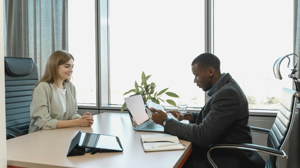 Un salarié peut-il refuser de se présenter à un entretien informel ?