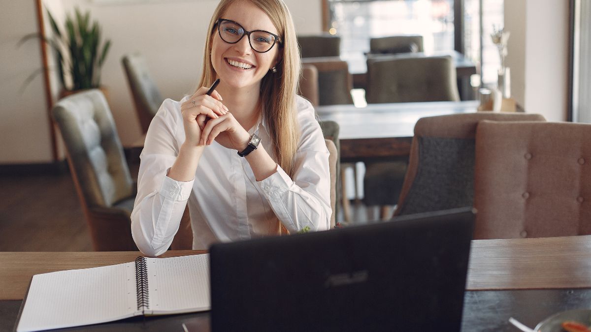 Quand l’employeur doit-il verser l’indemnité de préavis ?
