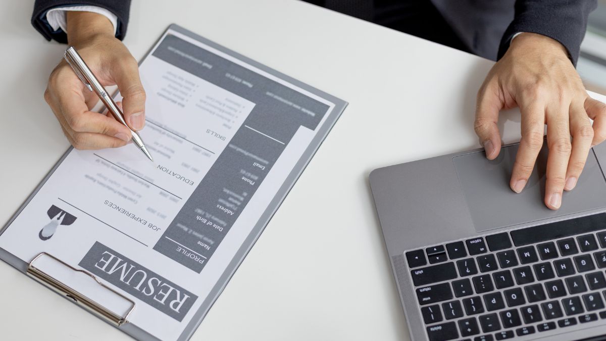Comment un recruteur peut-il détecter un CV généré par IA en moins de 15 secondes ?